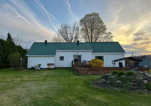 Maison à vendre - 1125Z Ch. des Bouleaux, Saint-Lucien, J0C 1N0