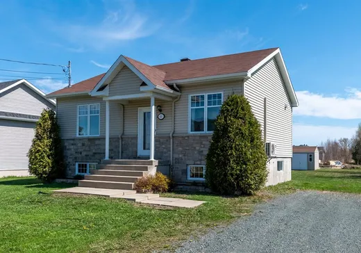 House for sale - 60 Rue Deslandes, St-Leonard-D'Aston, J0C 1M0