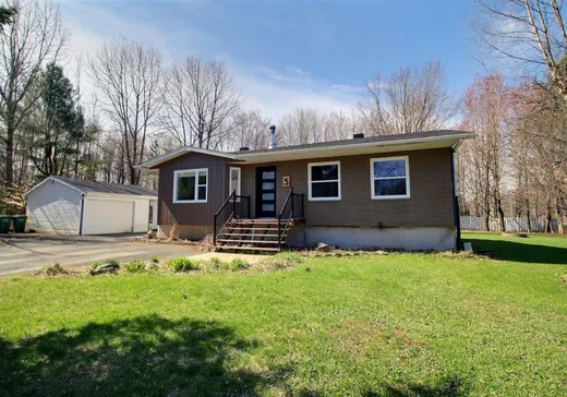 House for sale - 5 Rue Bédard, Drummondville, J2A 2W9