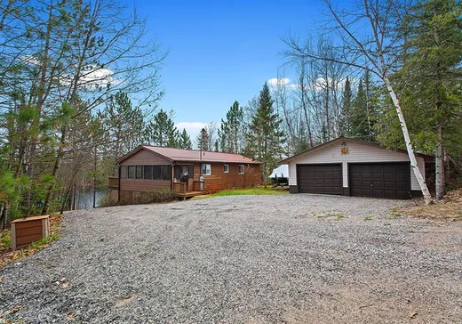 Bungalow for sale - 88 Ch. Old Bridge, Otter Lake, J0X2P0