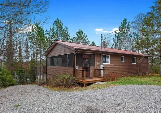 House for sale - 88 Ch. Old Bridge, Otter Lake, J0X 2P0