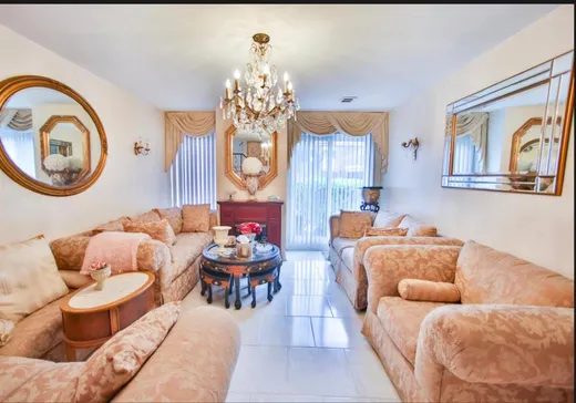 Maison à vendre - 6767 Ch. Louis-Pasteur, Côte-Saint-Luc, H4W 2X1