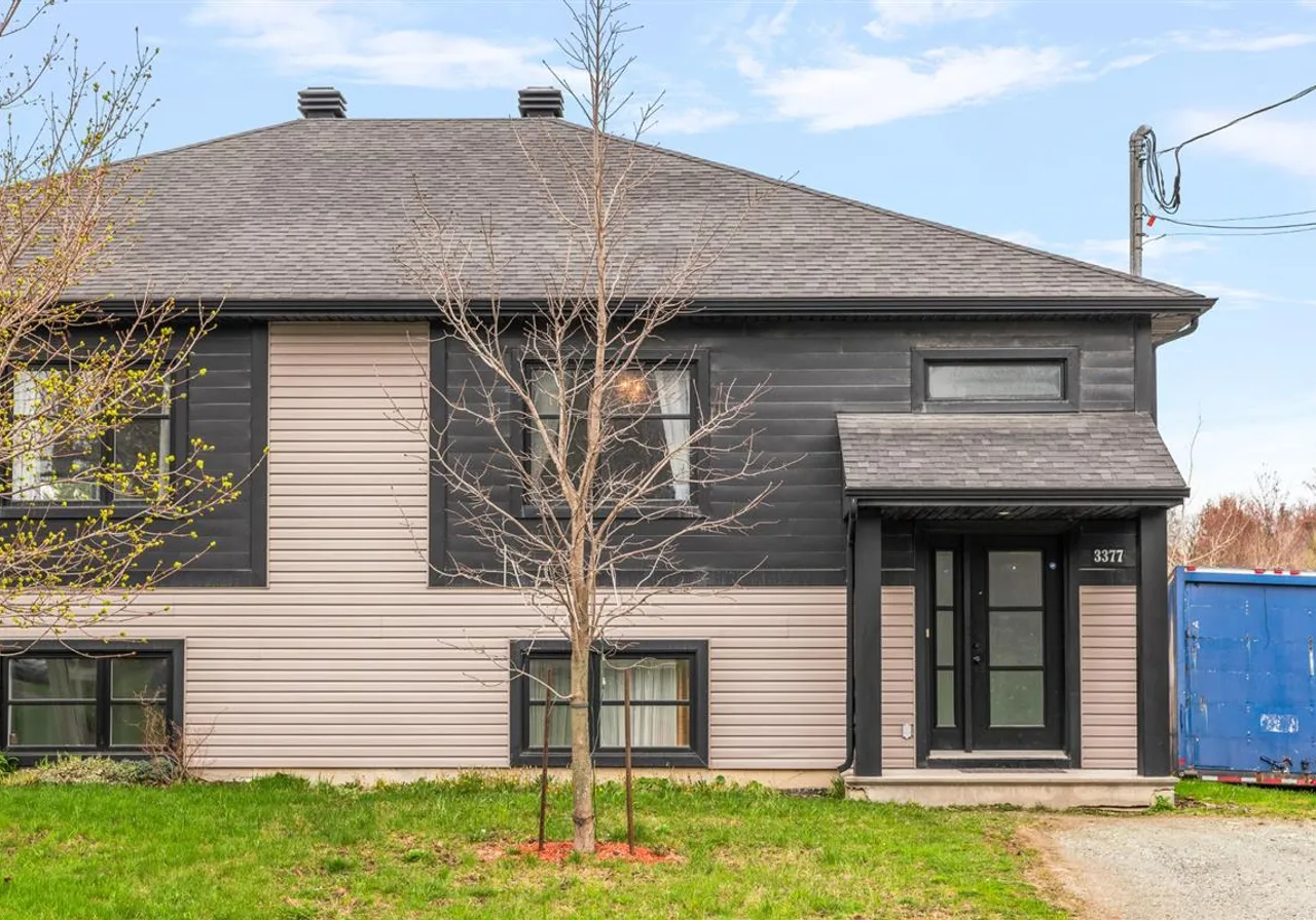 Maison à vendre - 3377 Rue Galt O., Sherbrooke, J1K 3B9