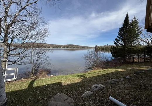 House for sale - 110 Ch. du Tour-du-Lac-Gravel, Mont St-Michel, J0W 1P0