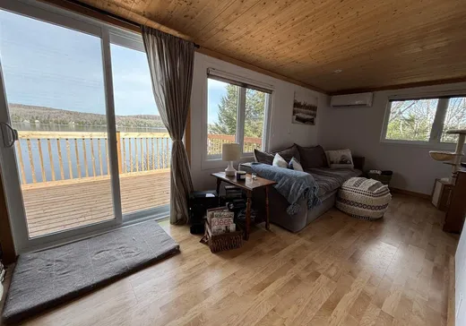 House for sale - 110 Ch. du Tour-du-Lac-Gravel, Mont St-Michel, J0W 1P0