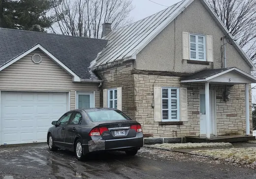 Two or more stories for sale - 5 Rue Landry, Ste-Julienne, J0K1T0