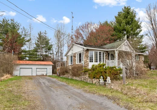 Two or more stories for sale - 1051 Rue Huguette, Saint-Norbert, J0K3C0