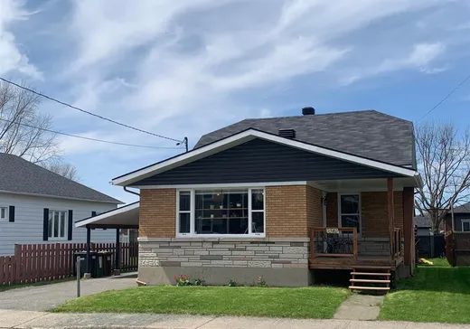 Un étage et demi à vendre - 1570 Rue Jogues, Drummondville, J2B4Y3