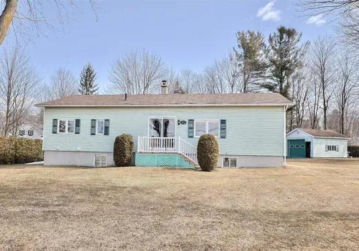 Bungalow for sale - 93 Route 143, St-Francois-Du-Lac, J0G1M0