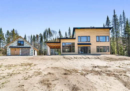 Two or more stories for sale - 1557 Ch. des Malards, Mont-Blanc, J0T2G0