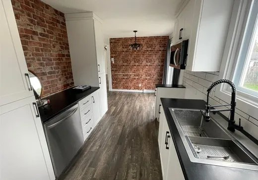 Maison à vendre - 338 Rue James-Martin, Buckingham, J8L 3B4