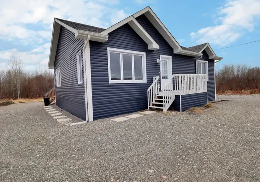 Two or more stories for sale - 184 Route 397, Amos, J0Y1S0