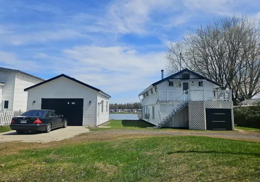 Two or more stories for sale - 24 Rue des Trois-Lacs, Plessisville, G6L5J7