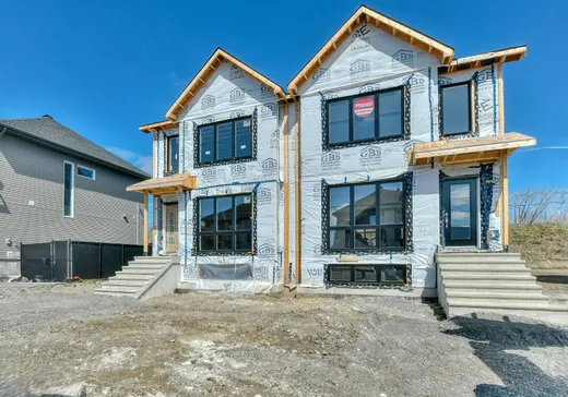 House for sale - 422 Rue du Muscat, Sainte-Marthe-sur-le-Lac, J0N 1P0
