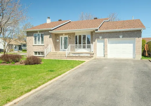 Maison à étages à vendre - 4900 Rue des Lys, Sainte-Catherine, J5C1N6