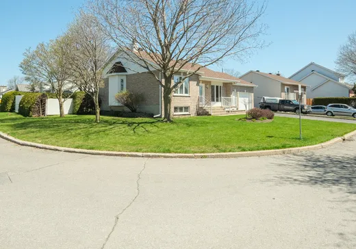 Maison à vendre - 4900 Rue des Lys, Sainte-Catherine, J5C 1N6