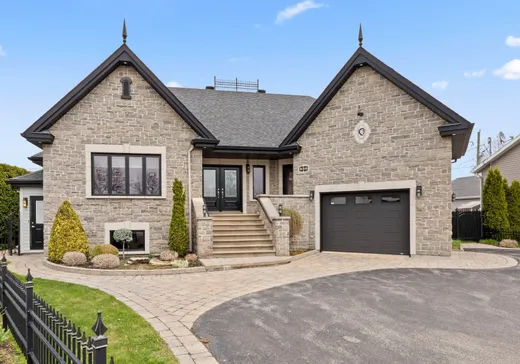 Two or more stories for sale - 930 Rue Beaulac, Berthierville, J0K1A0
