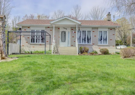 Maison à étages à vendre - 1658 Av. du Lac O., Saint-Hyacinthe, J0E1Z0