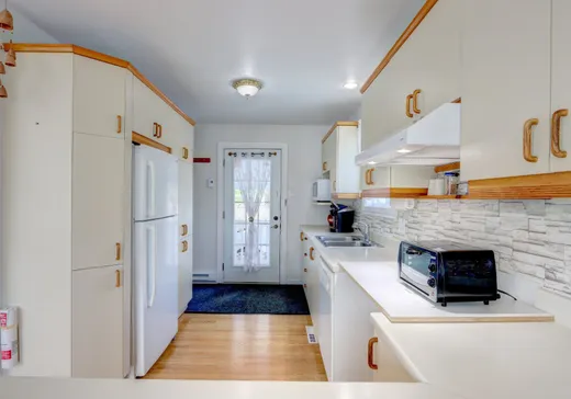 Maison à vendre - 1658 Av. du Lac O., Saint-Hyacinthe, J0E 1Z0