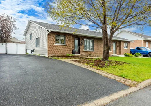 Bungalow à vendre - 5920 Av. Magnan, St-Hubert, J3Y7S4