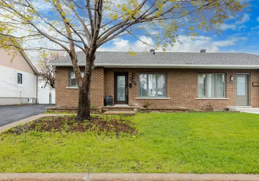 Maison à vendre - 5920 Av. Magnan, St-Hubert, J3Y 7S4