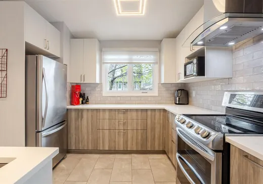 Maison à vendre - 5920 Av. Magnan, St-Hubert, J3Y 7S4