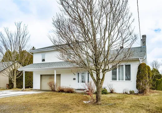 Split-level for sale - 609 Rue des Cèdres, Coaticook, J1A2W8