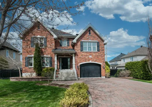 Two or more stories for sale - 25 Av. Frontenac, La Prairie, J5R0A9