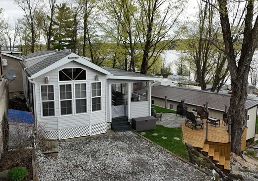 Two or more stories for sale - 40 Ch. du Château-Landing, Mansonville, J0E1X0