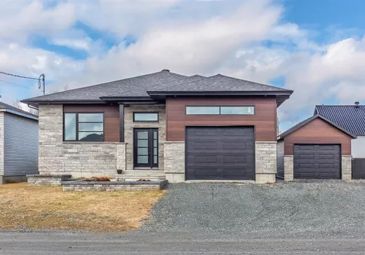 Bungalow for sale - 671 Rue Joseph-Carmel, St-Cyrille-De-Wendover, J0C1A0