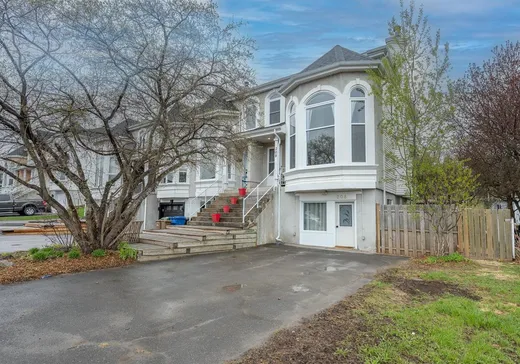 Two or more stories for sale - 208 Boul. Jérobelle, Saint-Jérôme, J5L1S1