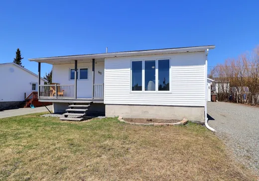 House for sale - 541 Rue des Bouleaux, Amos, J9T 1A4