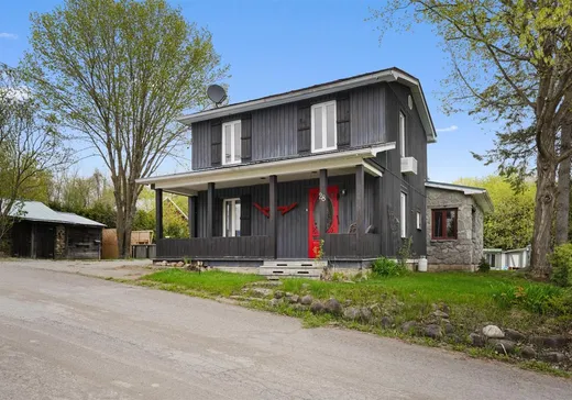 Maison à étages à vendre - 28 Rue du Parc, Lachute, J0V1X0