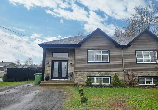 Two or more stories for sale - 274 Rue Catherine, Victoriaville, G6T2R8