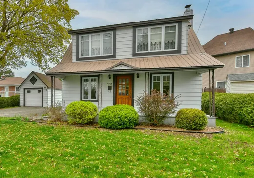 Maison à étages à vendre - 787 Ch. du Bord-de-l'Eau, Laval (Sainte-Dorothee), H7X1W4