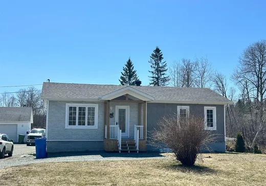 Bungalow à vendre - 974 Rue Harrisson, Rouyn-Noranda, J9Y0B7