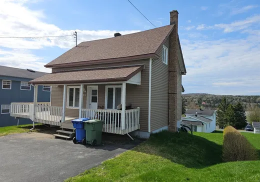 1 1/2 Storey for sale - 255 2e Avenue, Lac-Etchemin, G0R1S0