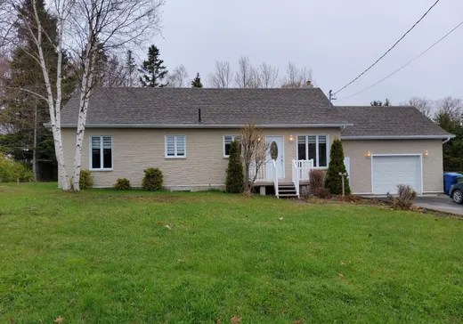 Maison à étages à vendre - 126 4E Rang E., Mont-Joli, G5H3K6