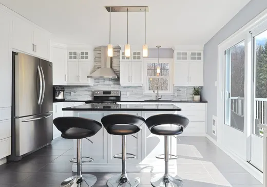 Maison à vendre - 520 Rue des Anémones, Mont-Laurier, J9L 3G3