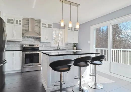 Maison à vendre - 520 Rue des Anémones, Mont-Laurier, J9L 3G3