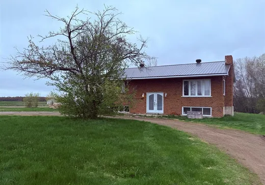 Bungalow for sale - 1490 11e Rang, Wickham, J0C1S0