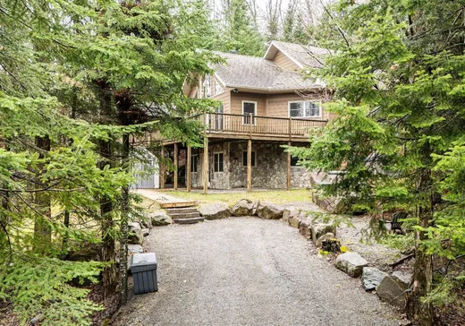 House for sale - 6 Ch. de l'Escalade, Saint-Sauveur, J0R 1R3