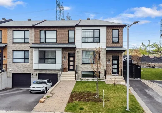 Two or more stories for sale - 3707 Rue Émile-Bouthillier, St-Hubert, J3Y0R1
