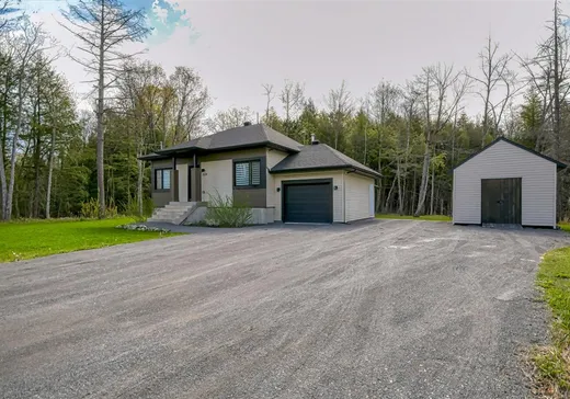 Maison à vendre - 228 Rue du Quartier, Sainte-Sophie, J5J 0P6