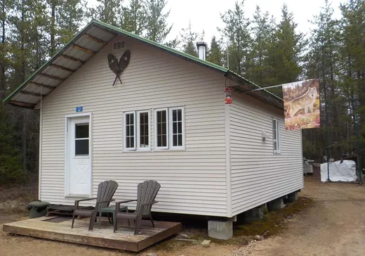Two or more stories for sale - 1 Rue Lac Milot, La Tuque, G9X3N7