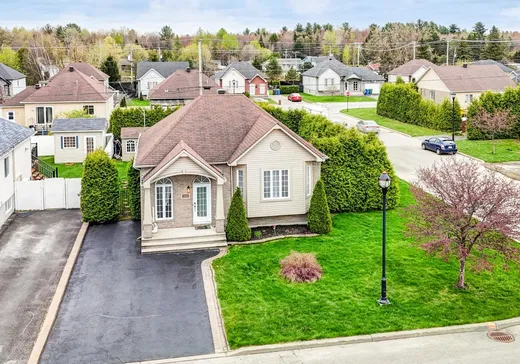 Maison à étages à vendre - 1800 Rue Jacques-Blanchet, Saint-Jérôme, J7Z0B3