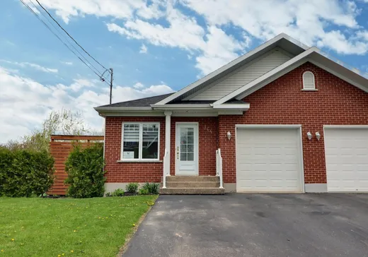 Maison à étages à vendre - 364 Rue Roux, Kingsey Falls, J0A1B0