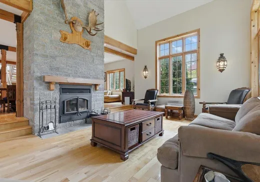 Maison à vendre - 10 Ch. du Frère-André, Brownsburg-Chatham, J8G 2R2