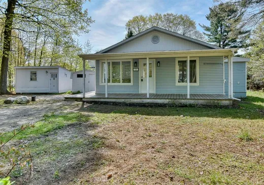 Bungalow for sale - 124 Rue de Montplaisant, St-Lin, J5M1K5