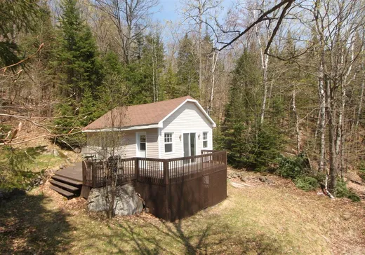 Bungalow for sale - 2356 Ch. de la Gare, Val Morin, J0T2R0
